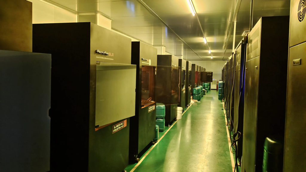 Realizing the Industrial Impact of 3D Printing 15 First Commercial 3D Printer